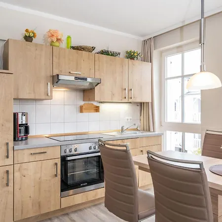 Apartment 405, Seepark *