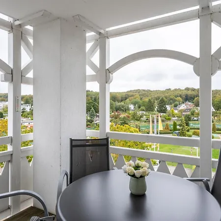 Apartment 405, Seepark *